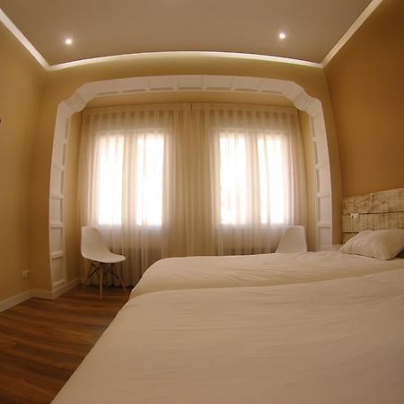 Hotel Urban Burgo Esterno foto